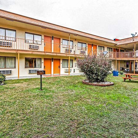 Oyo Hotel Lake Charles Hwy 10 Экстерьер фото