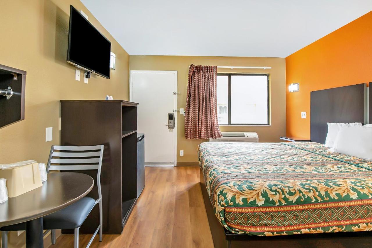 Oyo Hotel Lake Charles Hwy 10 Экстерьер фото