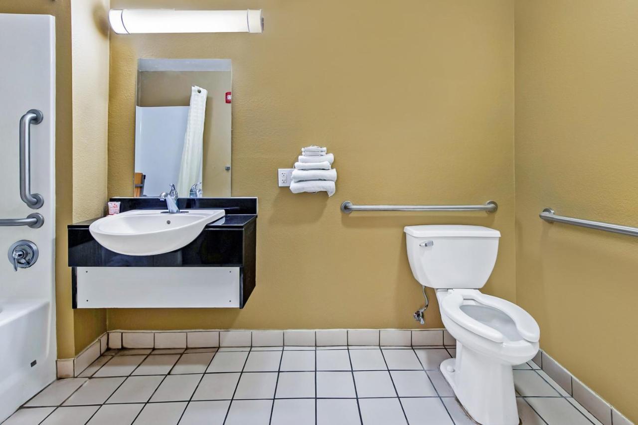 Oyo Hotel Lake Charles Hwy 10 Экстерьер фото
