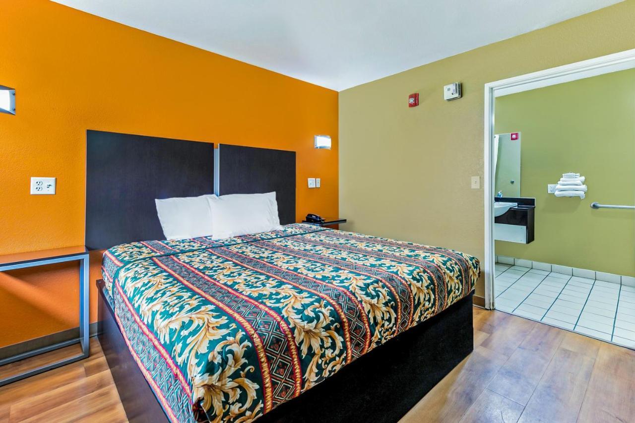 Oyo Hotel Lake Charles Hwy 10 Экстерьер фото