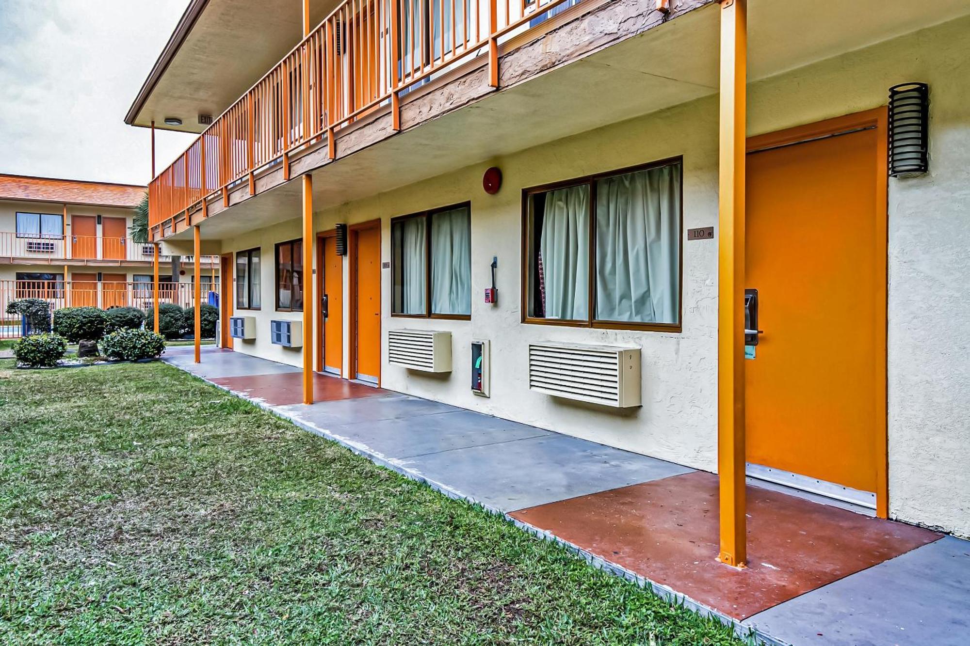Oyo Hotel Lake Charles Hwy 10 Экстерьер фото
